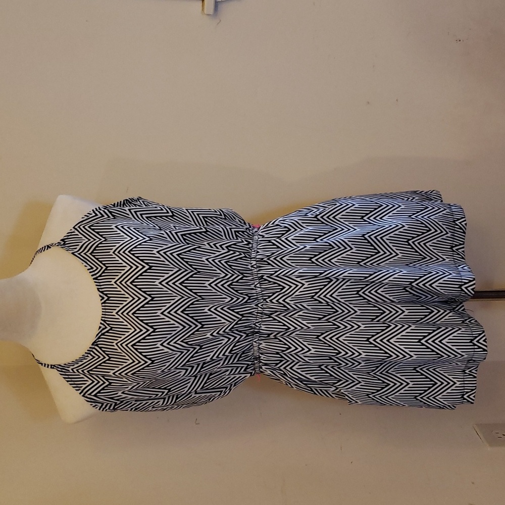 City Triangles Women's Geometric Black & White Shorts Jumper/Overalls Size Large